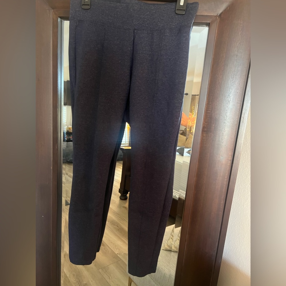 Size M blue pleaded pants